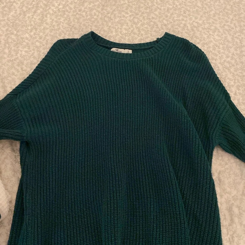 Hollister sweater